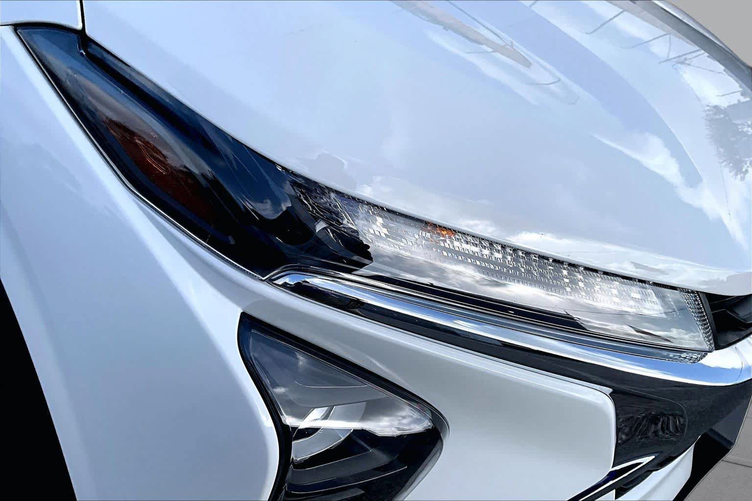 Used 2024 Chevrolet Trax LS w/ LS Convenience Package FWD image 30