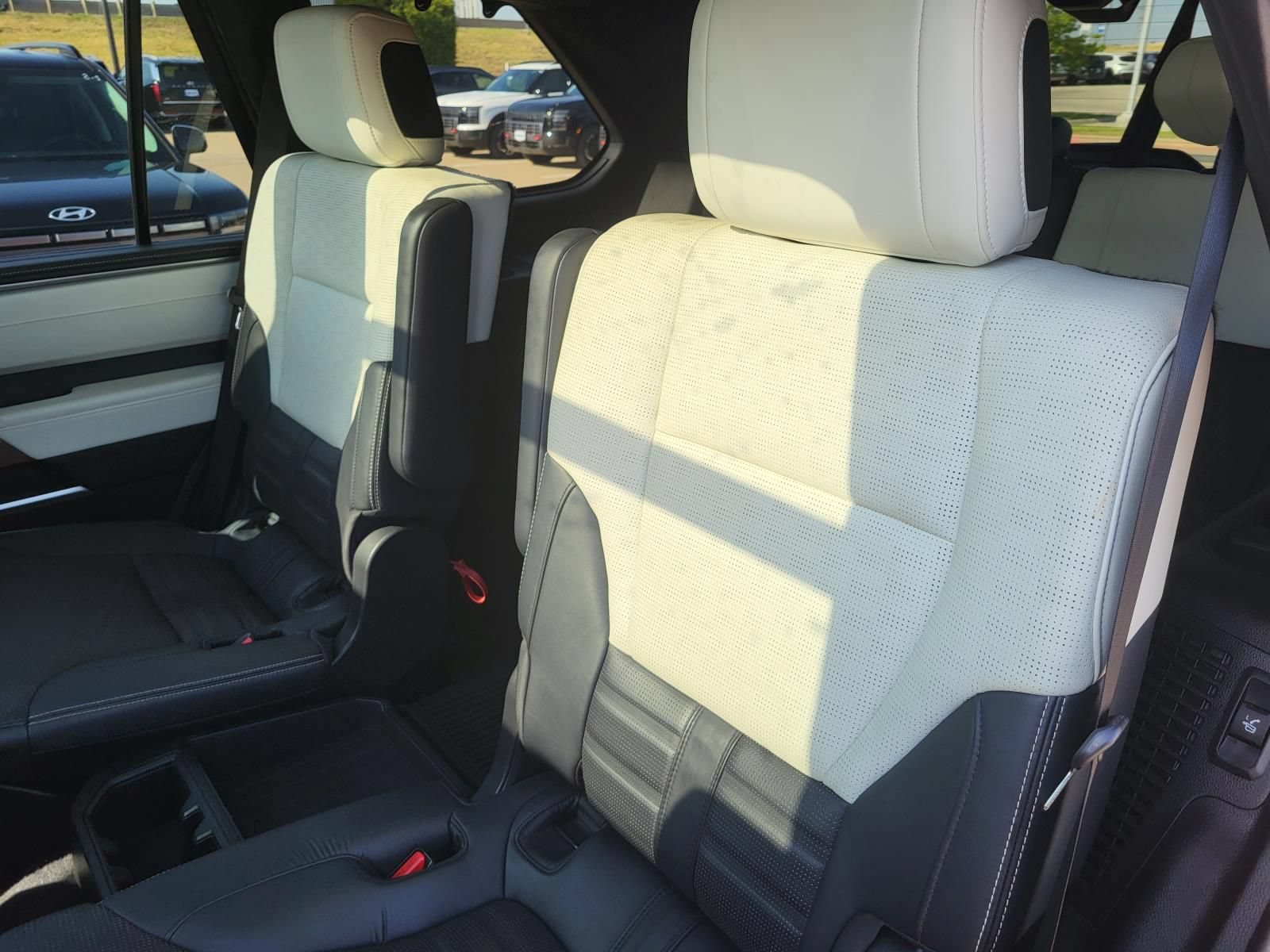 Used 2023 Toyota Sequoia Capstone AWD/4WD image 15