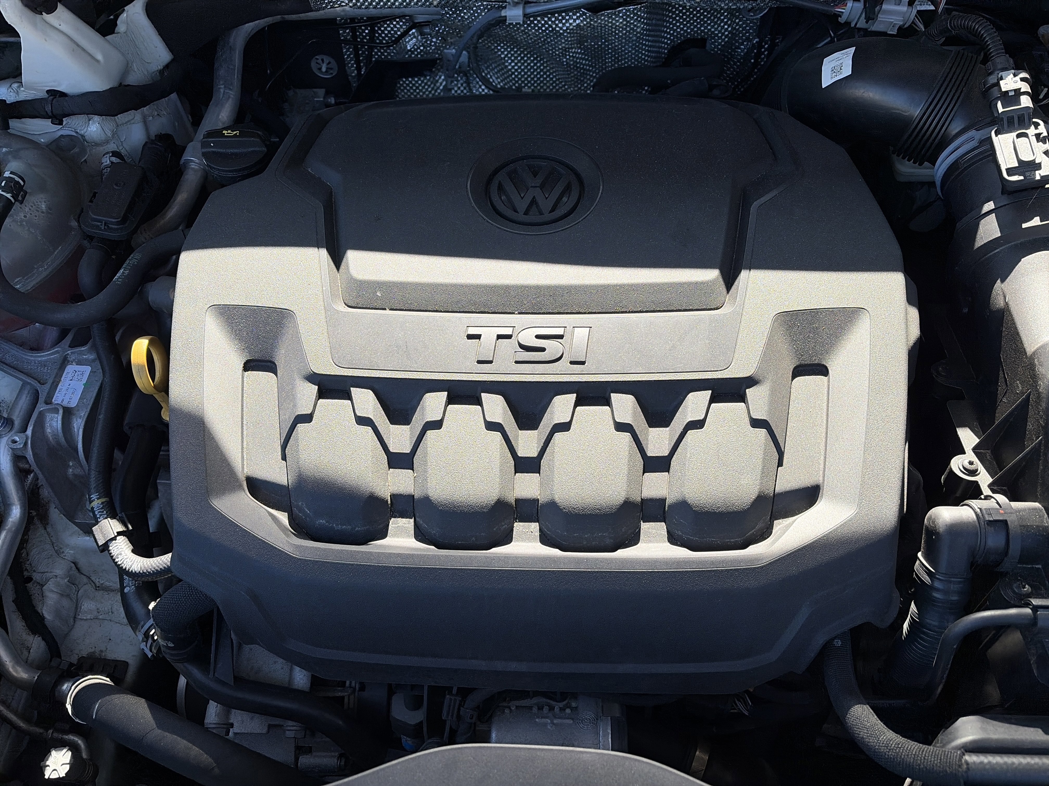 Used 2022 Volkswagen Tiguan SE R-Line image 27