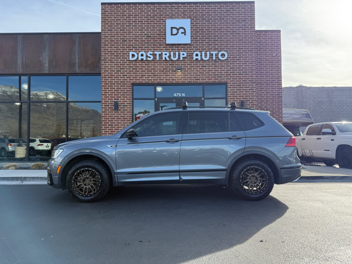 Used 2021 Volkswagen Tiguan SE R-Line AWD/4WD image 18