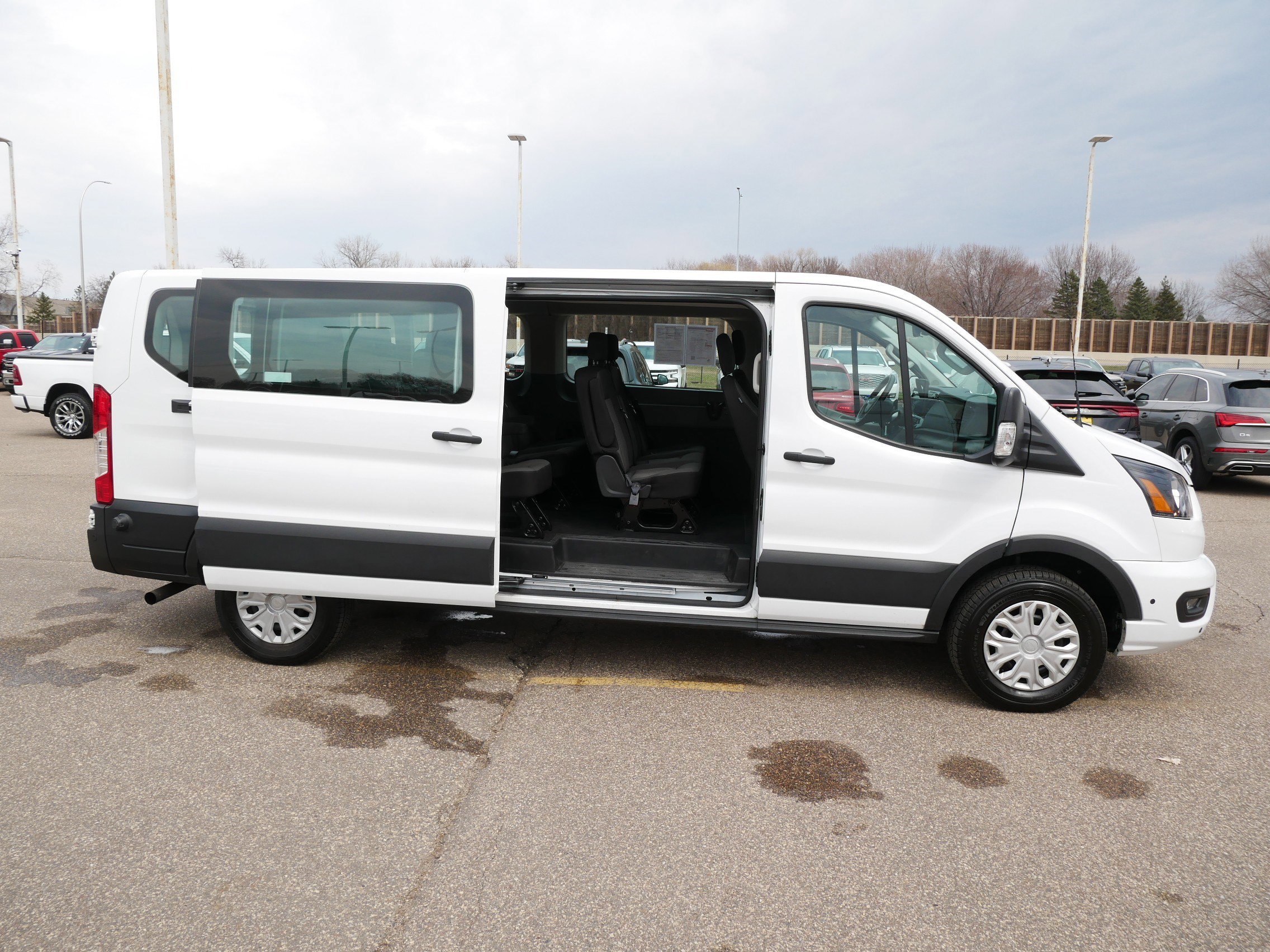 Used 2024 Ford Transit 350 XLT image 35