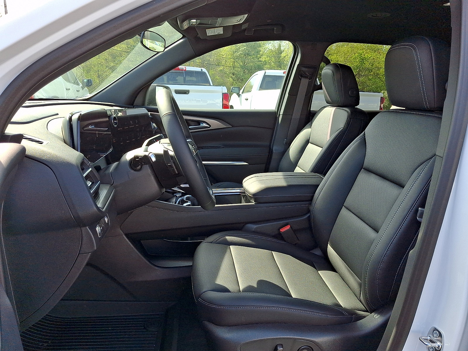 New 2026 Chevrolet Traverse LT w/ LPO, Floor Liner Package FWD image 10