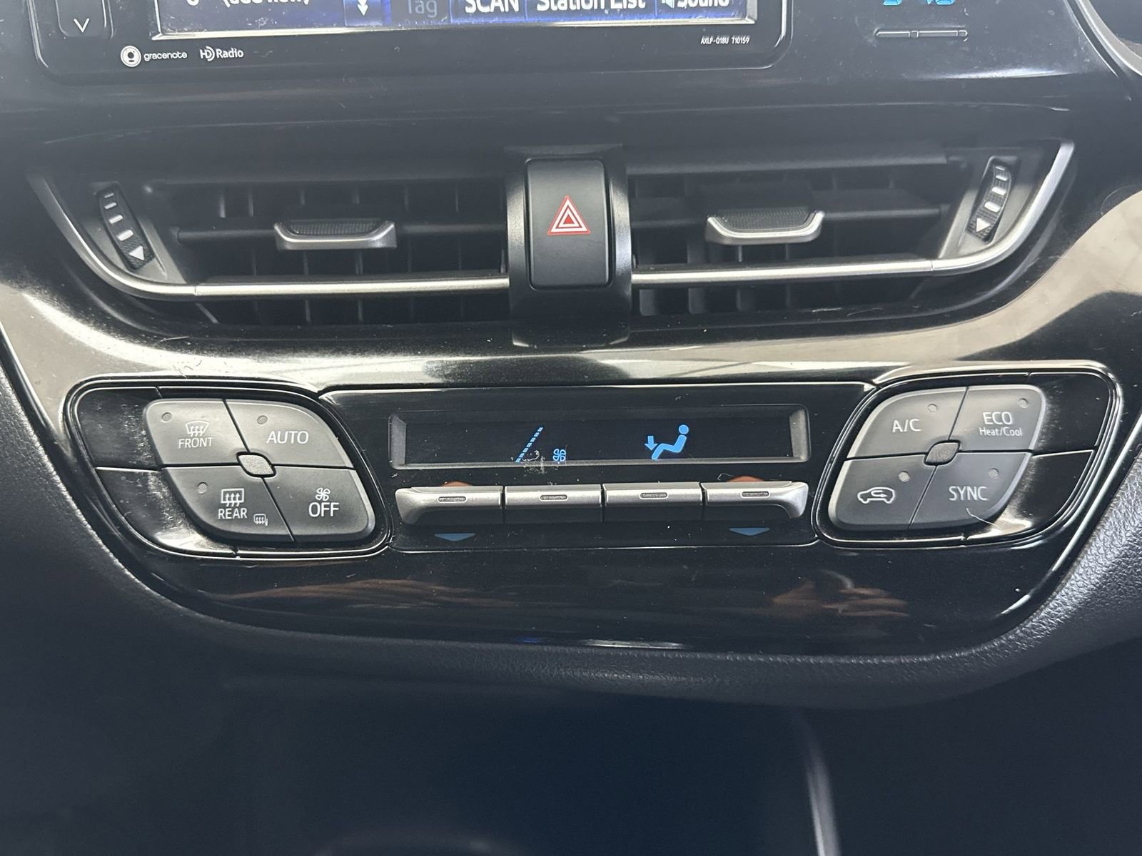 Used 2018 Toyota C-HR XLE image 24