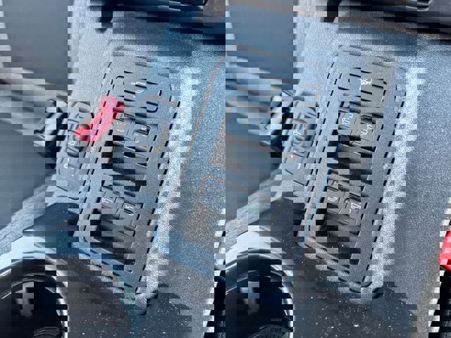 New 2025 Ford Bronco 4-Door image 13