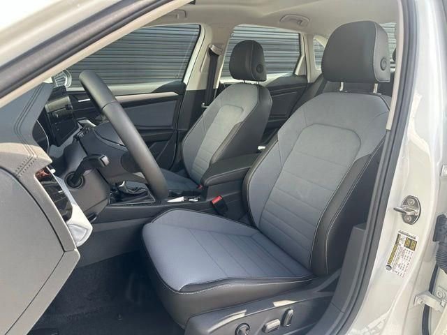 New 2025 Volkswagen Jetta SE FWD image 12