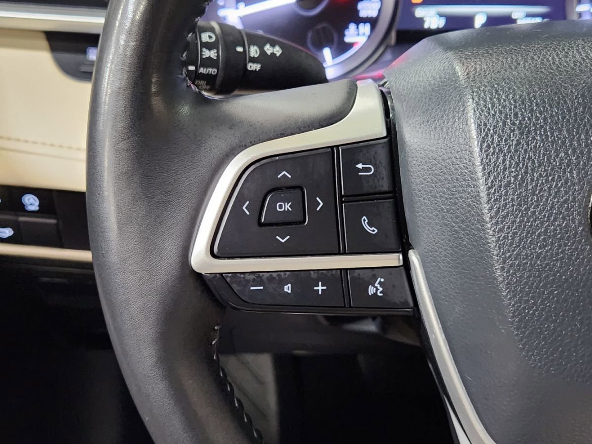 Used 2023 Toyota Highlander XLE FWD image 50