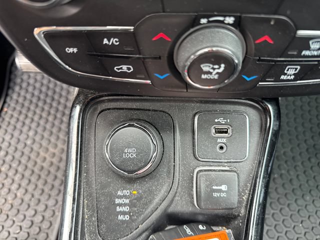 Used 2019 Jeep Compass Latitude AWD/4WD image 33