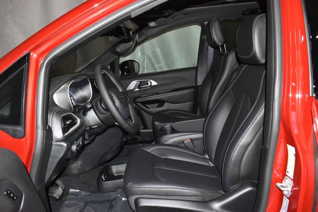 New 2026 Chrysler Pacifica Select image 10