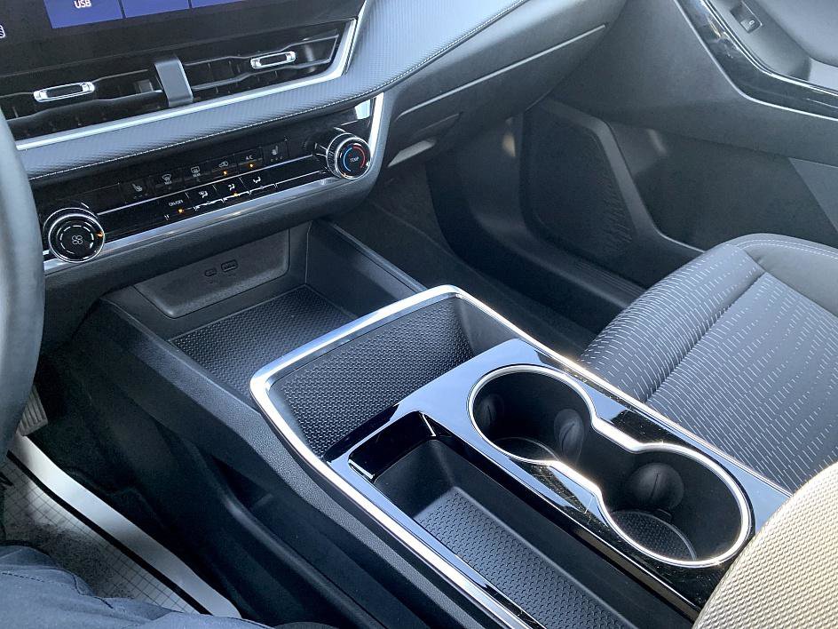 Used 2025 Chevrolet Equinox LT image 19