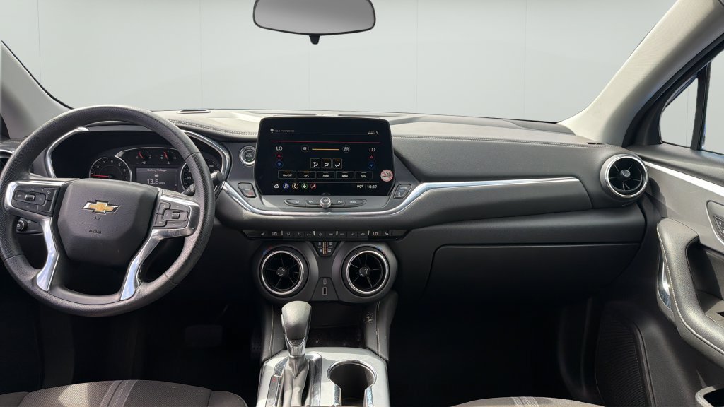 Used 2025 Chevrolet Blazer LT FWD image 11