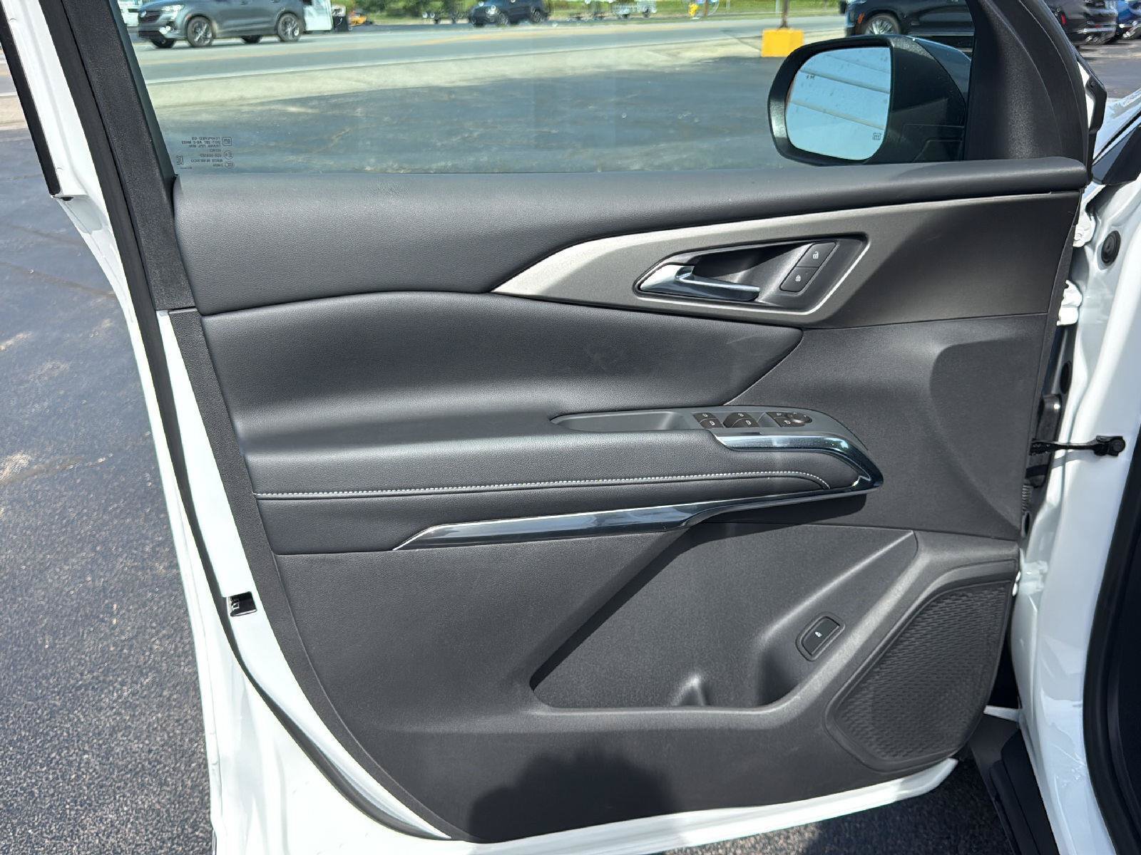 New 2026 Chevrolet Traverse LT w/ Sun and Wheel Package AWD/4WD image 19