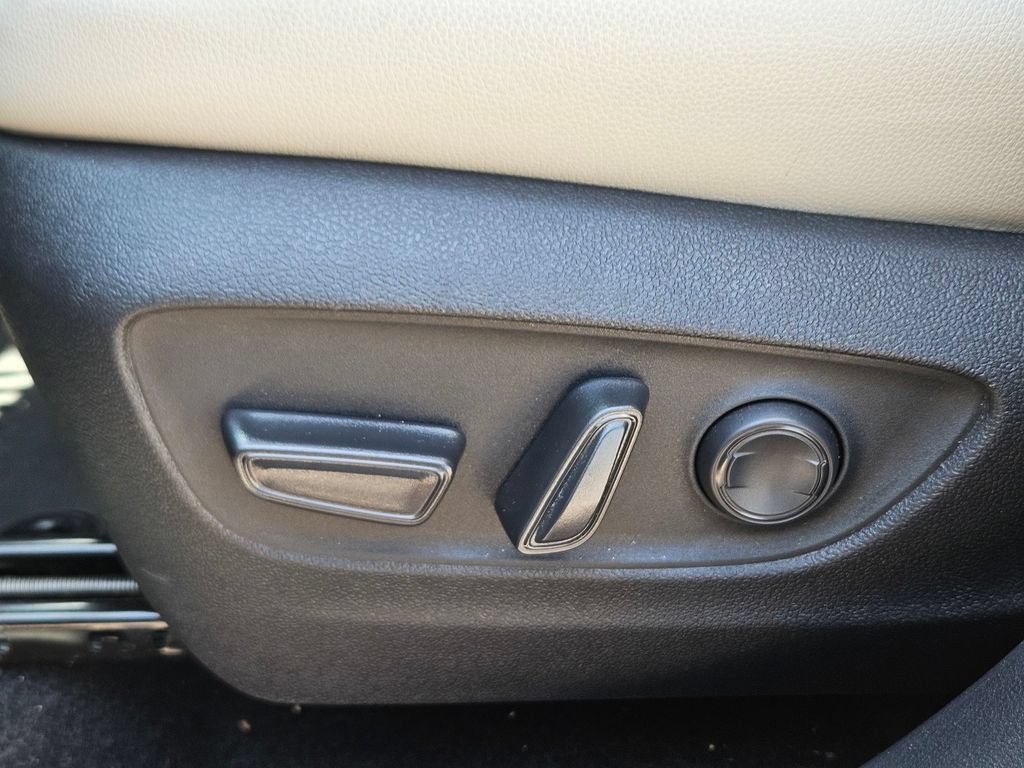 Used 2024 Toyota Grand Highlander XLE FWD image 20
