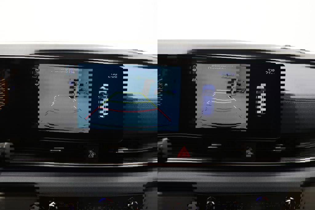 Used 2025 Kia Carnival EX image 22