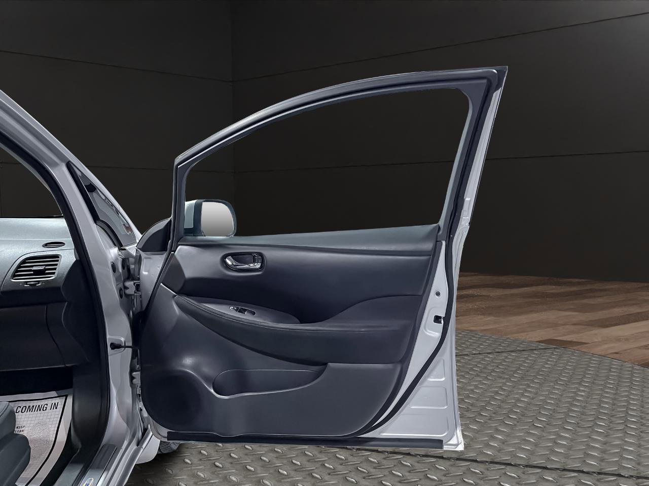 Used 2015 Nissan Leaf S w/ Charge Package image 19