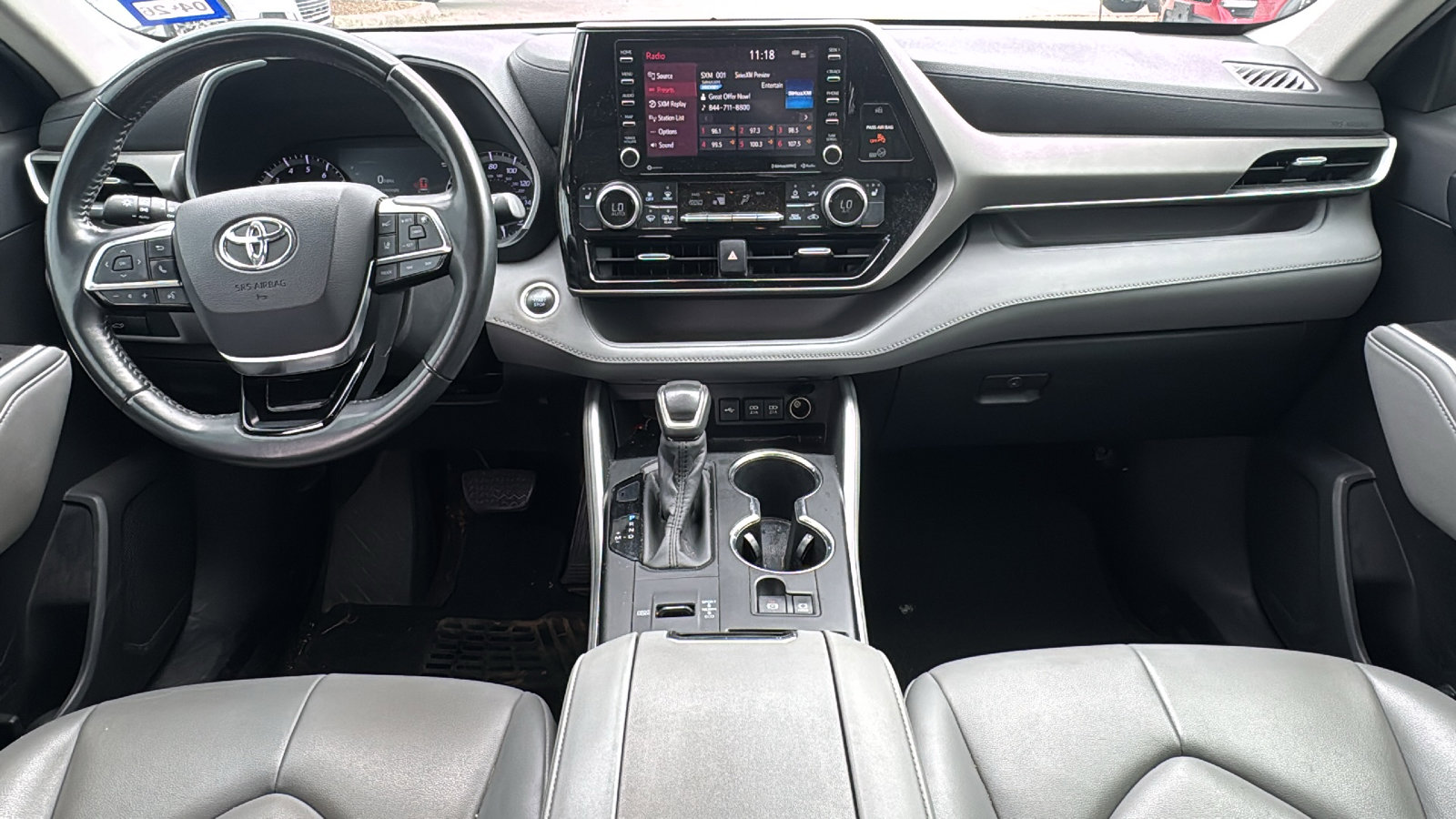 Used 2020 Toyota Highlander XLE image 17