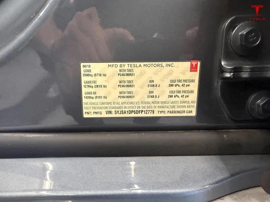 Used 2013 Tesla Model S Performance RWD image 32