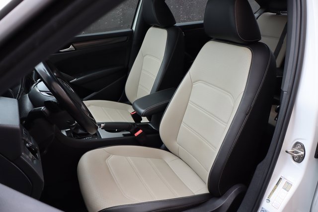 Used 2021 Volkswagen Passat 2.0T R-Line image 10