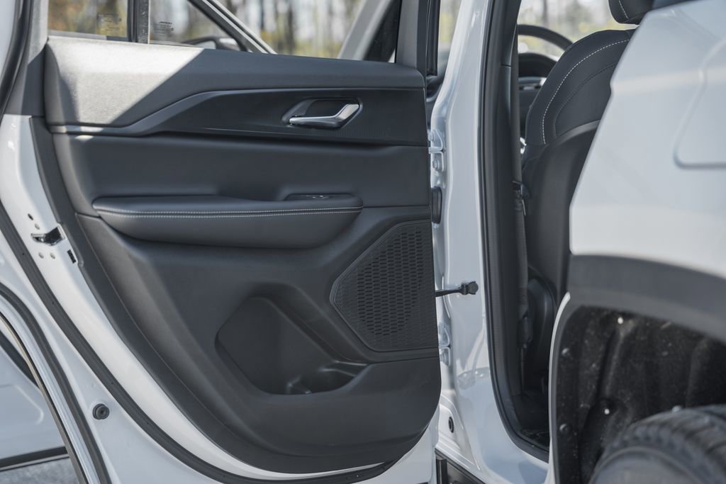 New 2025 Jeep Grand Cherokee Laredo X w/ Luxury Tech Group I image 34