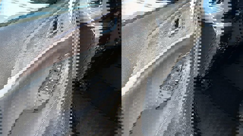 Used 2023 Jeep Grand Cherokee L Limited w/ Luxury Tech Group II image 12