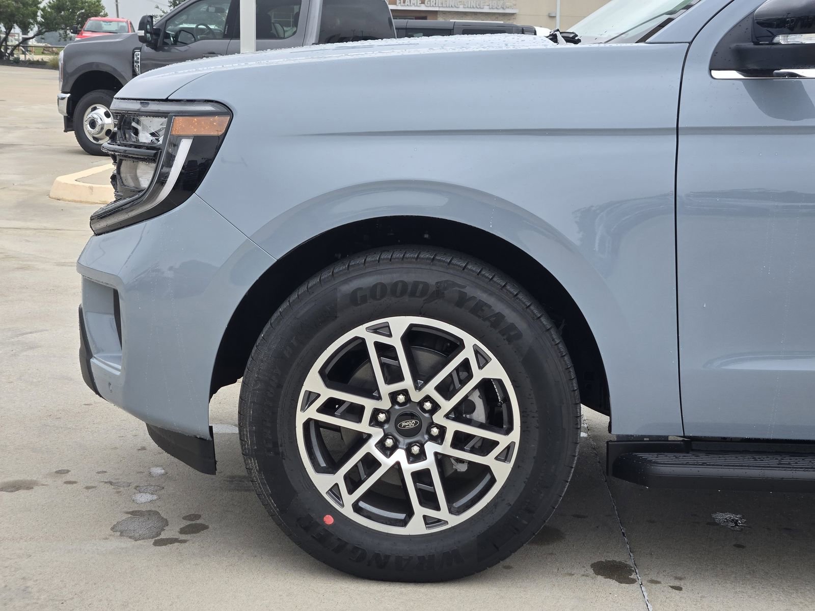 New 2026 Ford Expedition Active RWD image 9