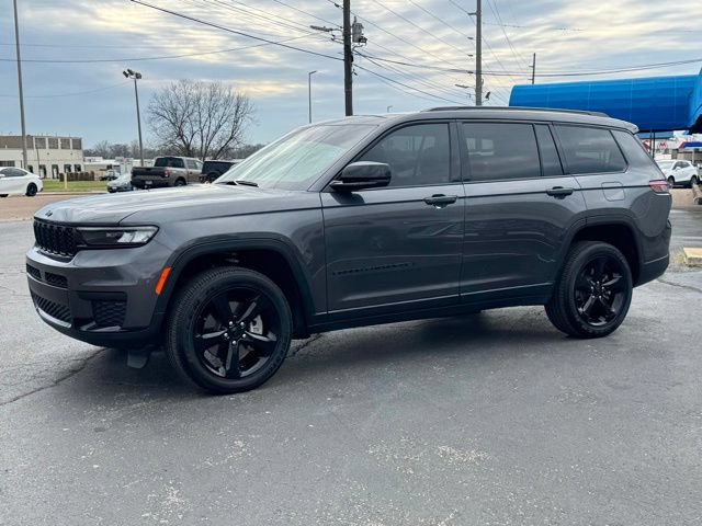 Used 2025 Jeep Grand Cherokee L Altitude AWD/4WD image 3