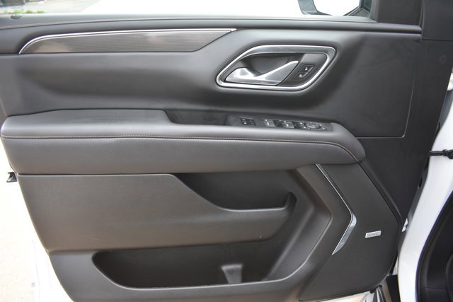 Used 2023 GMC Yukon AT4 w/ Technology Package image 12