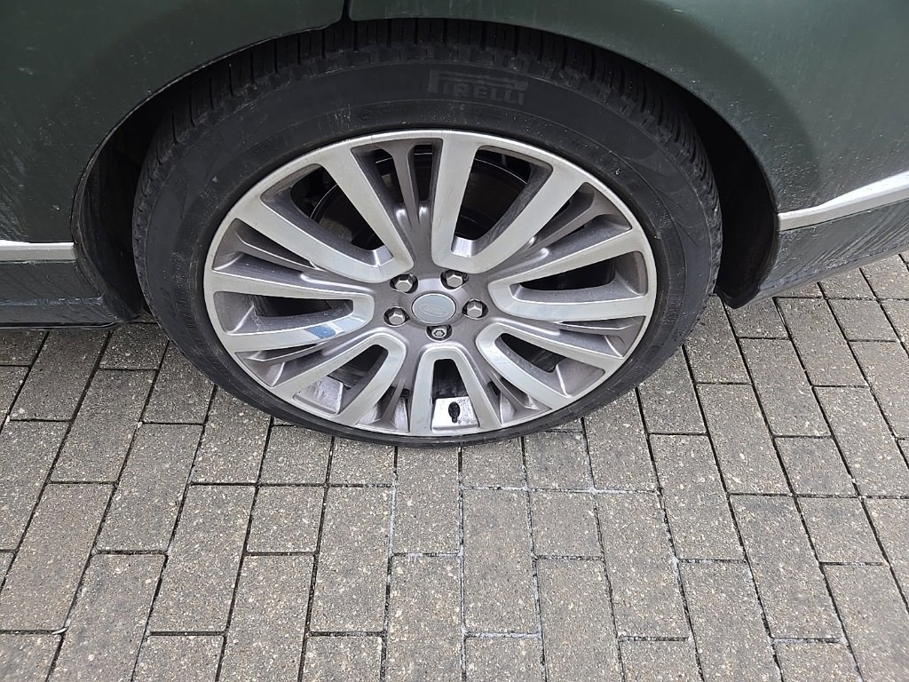 Used 2021 Land Rover Range Rover LWB SV Autobiography image 9