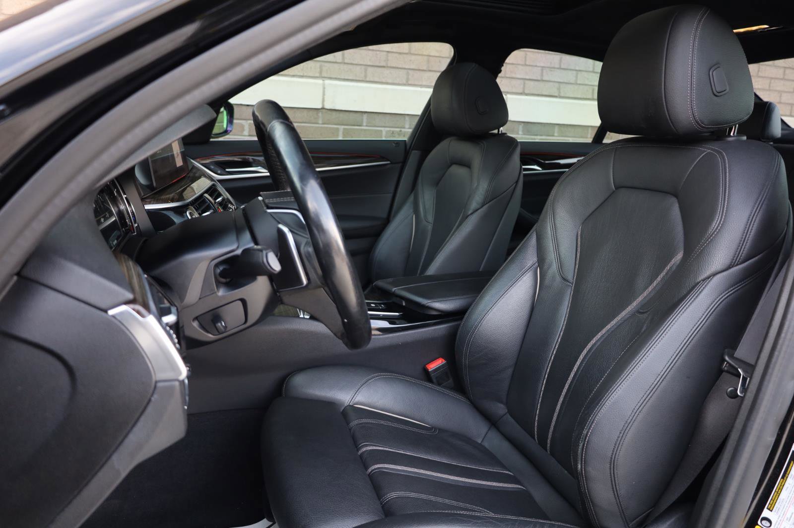 Used 2019 BMW 540i RWD image 16
