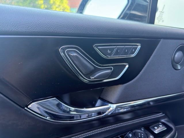 Used 2020 Lincoln Corsair Reserve w/ Equipment Group 201A AWD/4WD image 17