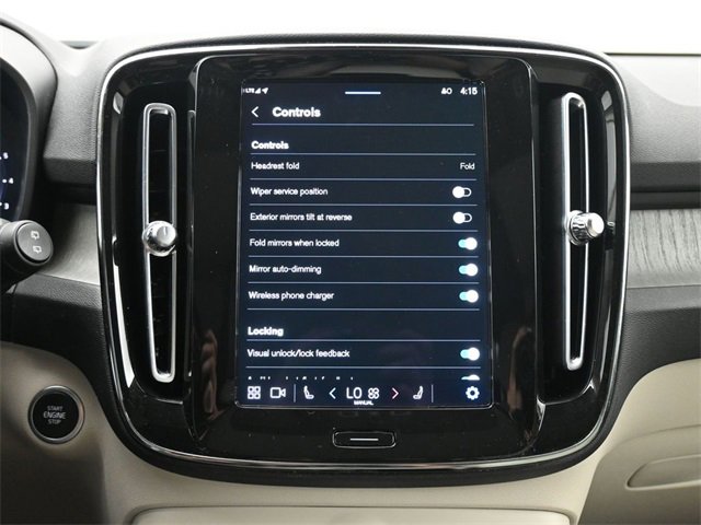 Used 2024 Volvo XC40 B5 Plus image 16