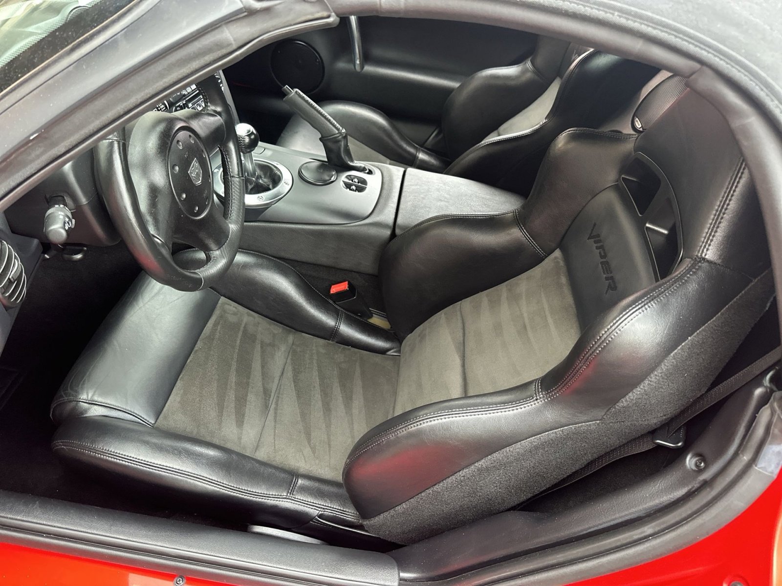 Used 2004 Dodge Viper SRT-10 RWD image 21