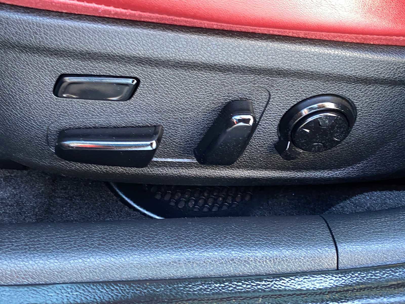 Used 2019 Kia Stinger GT2 AWD/4WD image 16