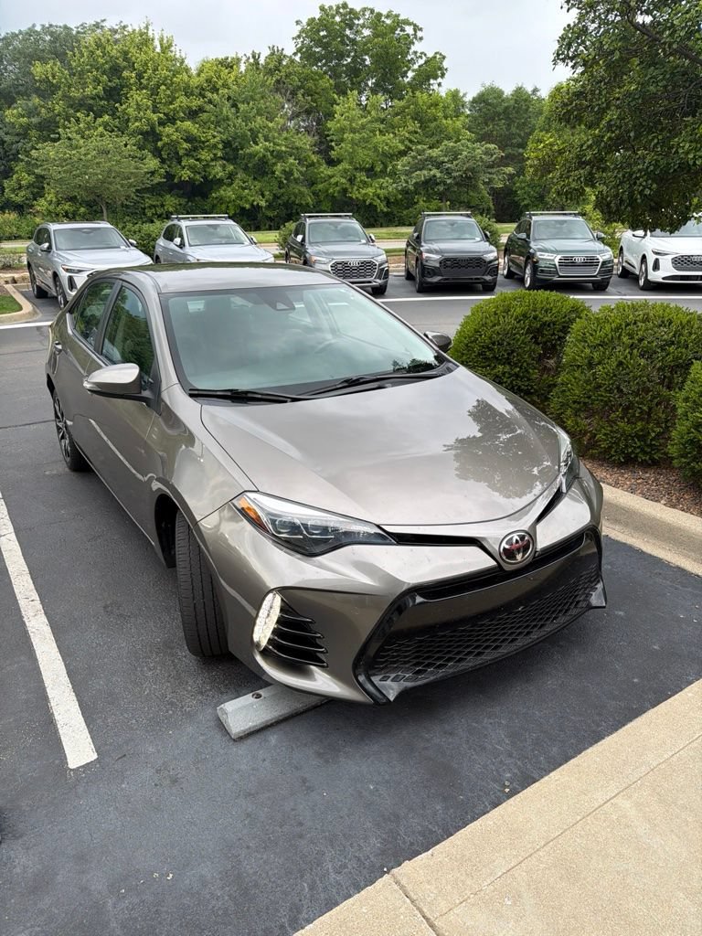 Used 2017 Toyota Corolla SE w/ Carpet Mat Package (TMS) FWD image 1