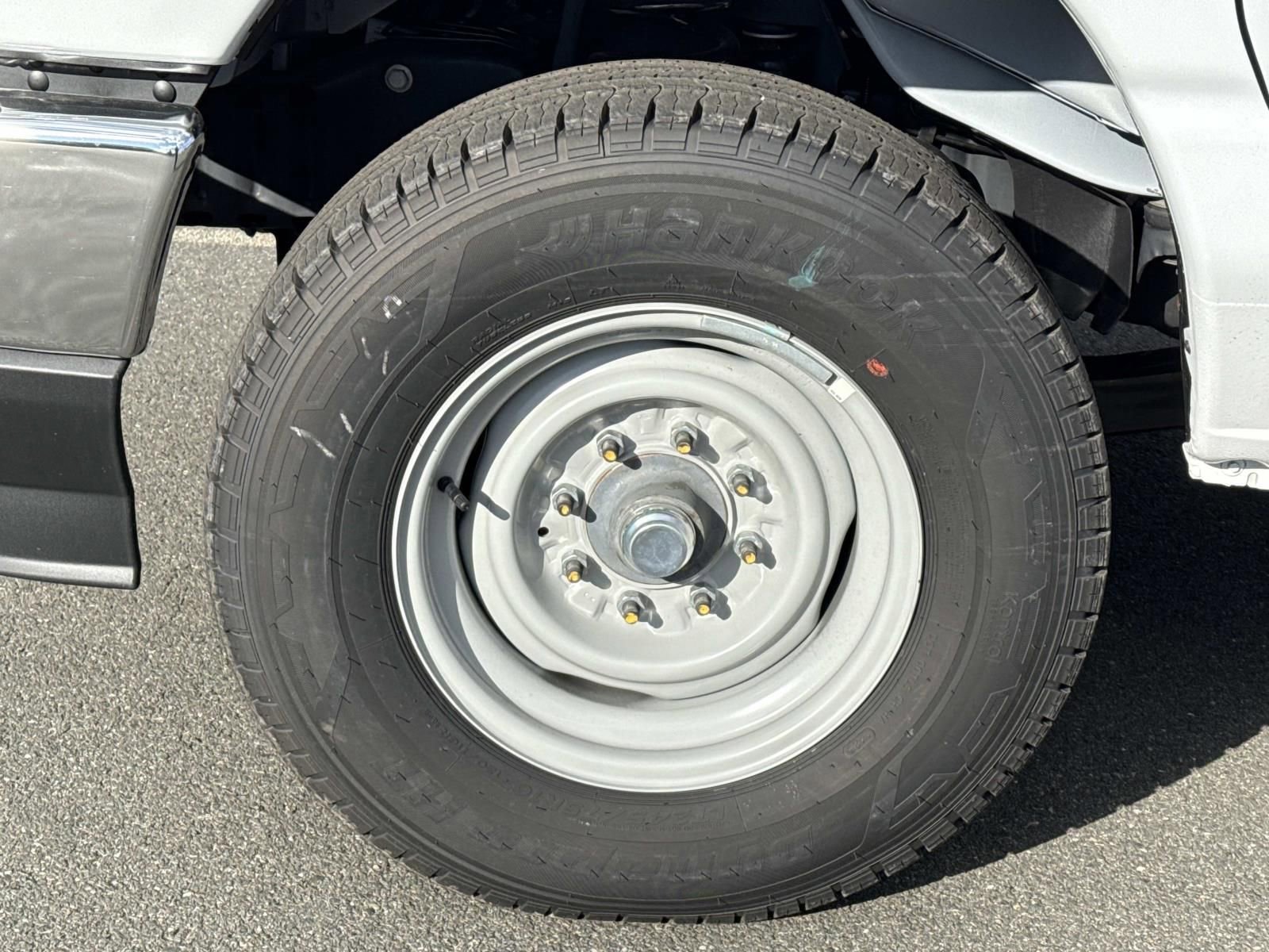 New 2026 Ford E-350 and Econoline 350 Super Duty w/ Power Equipment Group image 9