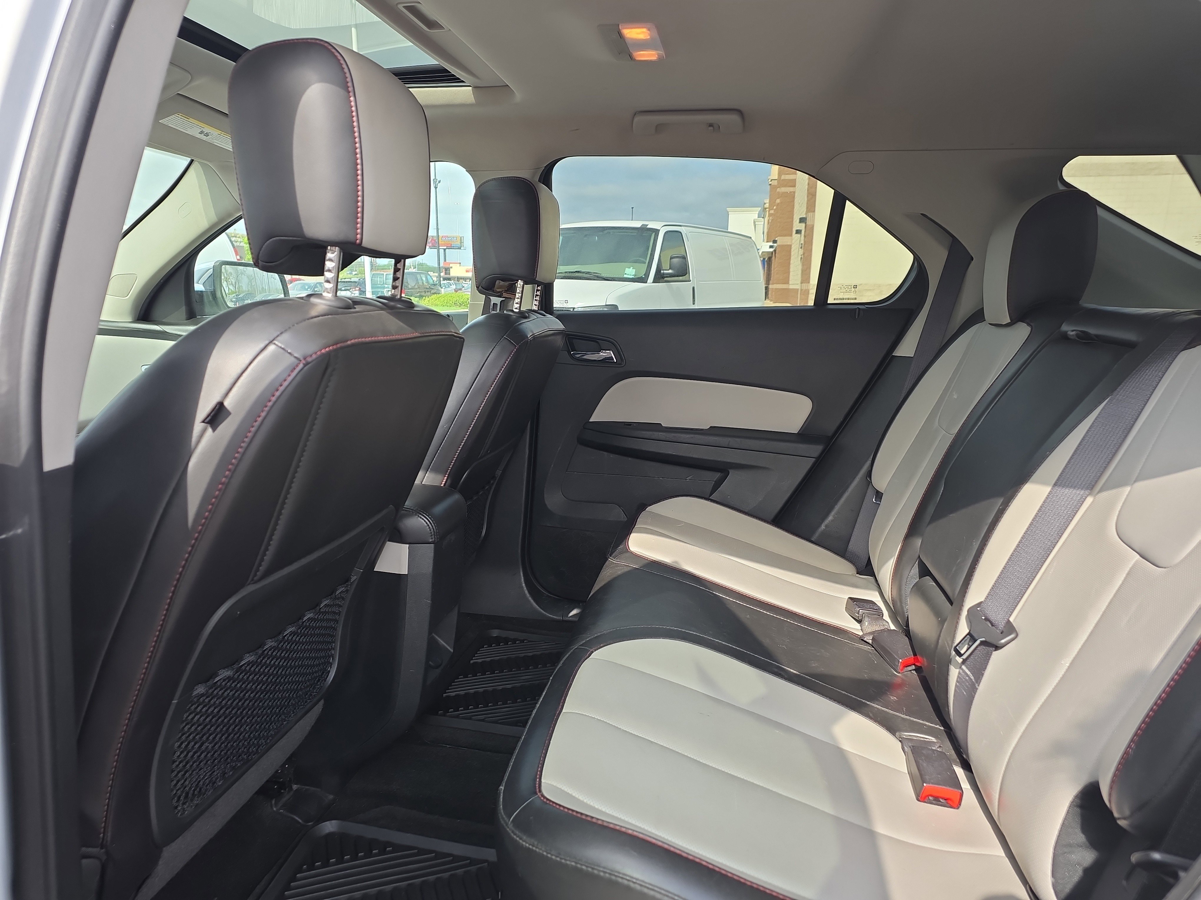 Used 2017 Chevrolet Equinox Premier w/ Enhanced Convenience Package image 12