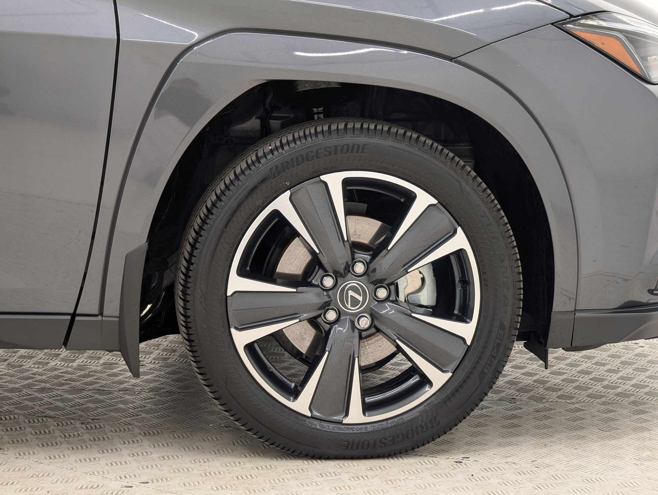 Used 2025 Lexus UX 300h FWD image 12