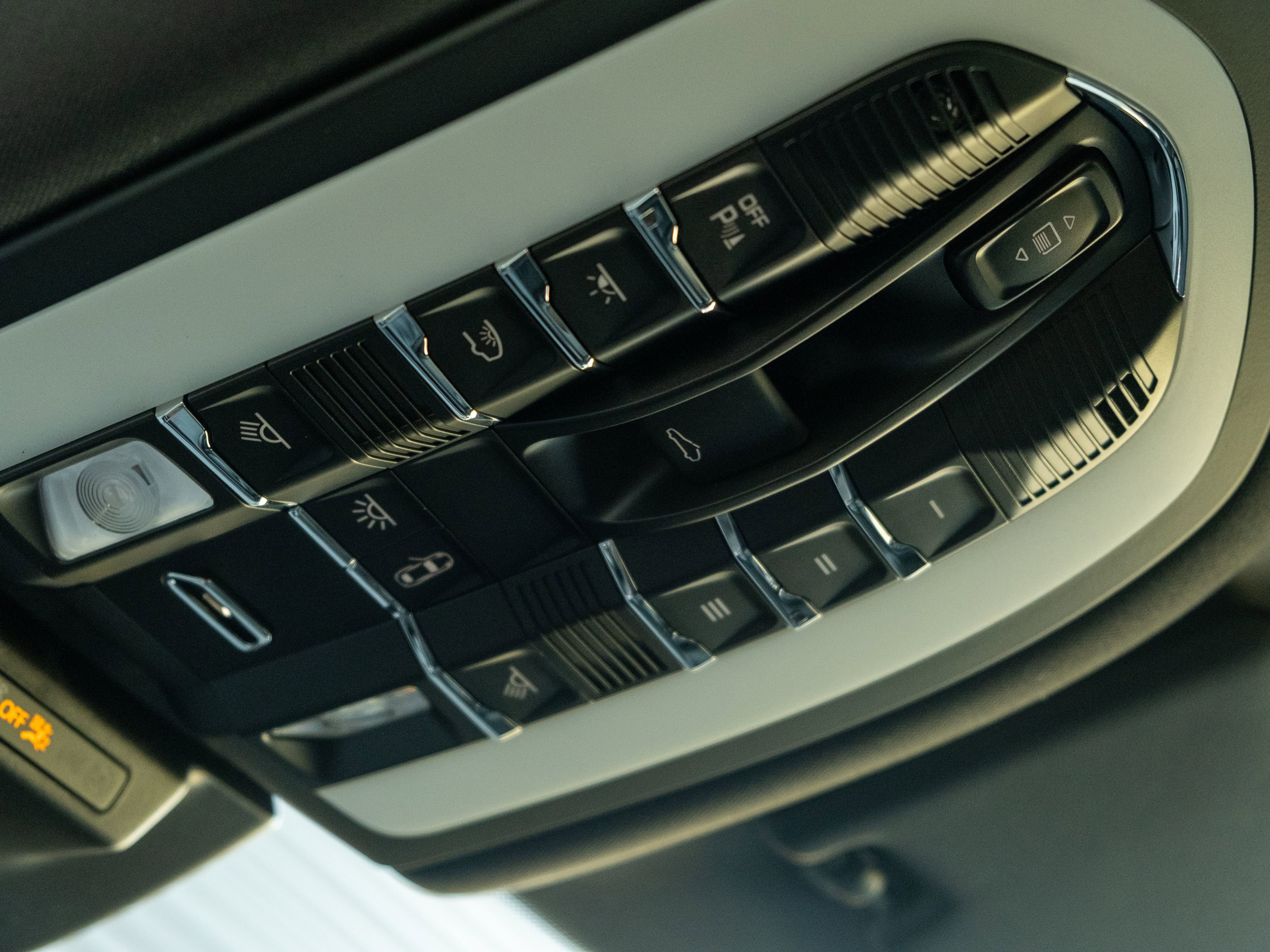 Certified 2026 Porsche Macan image 31