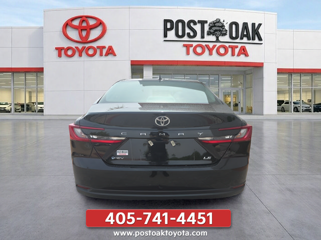 Used 2025 Toyota Camry LE FWD image 4
