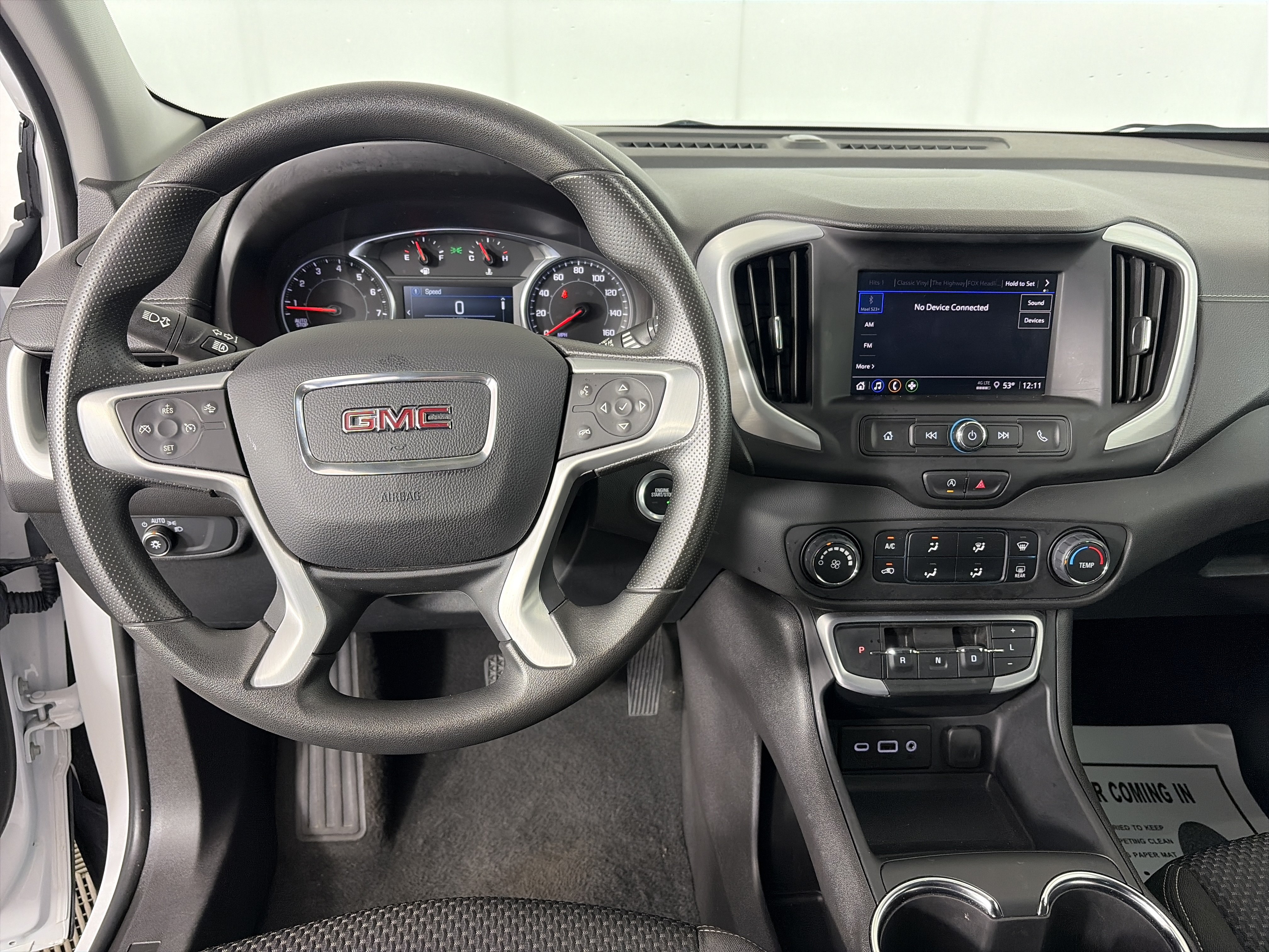 Used 2024 GMC Terrain SLE AWD/4WD image 3