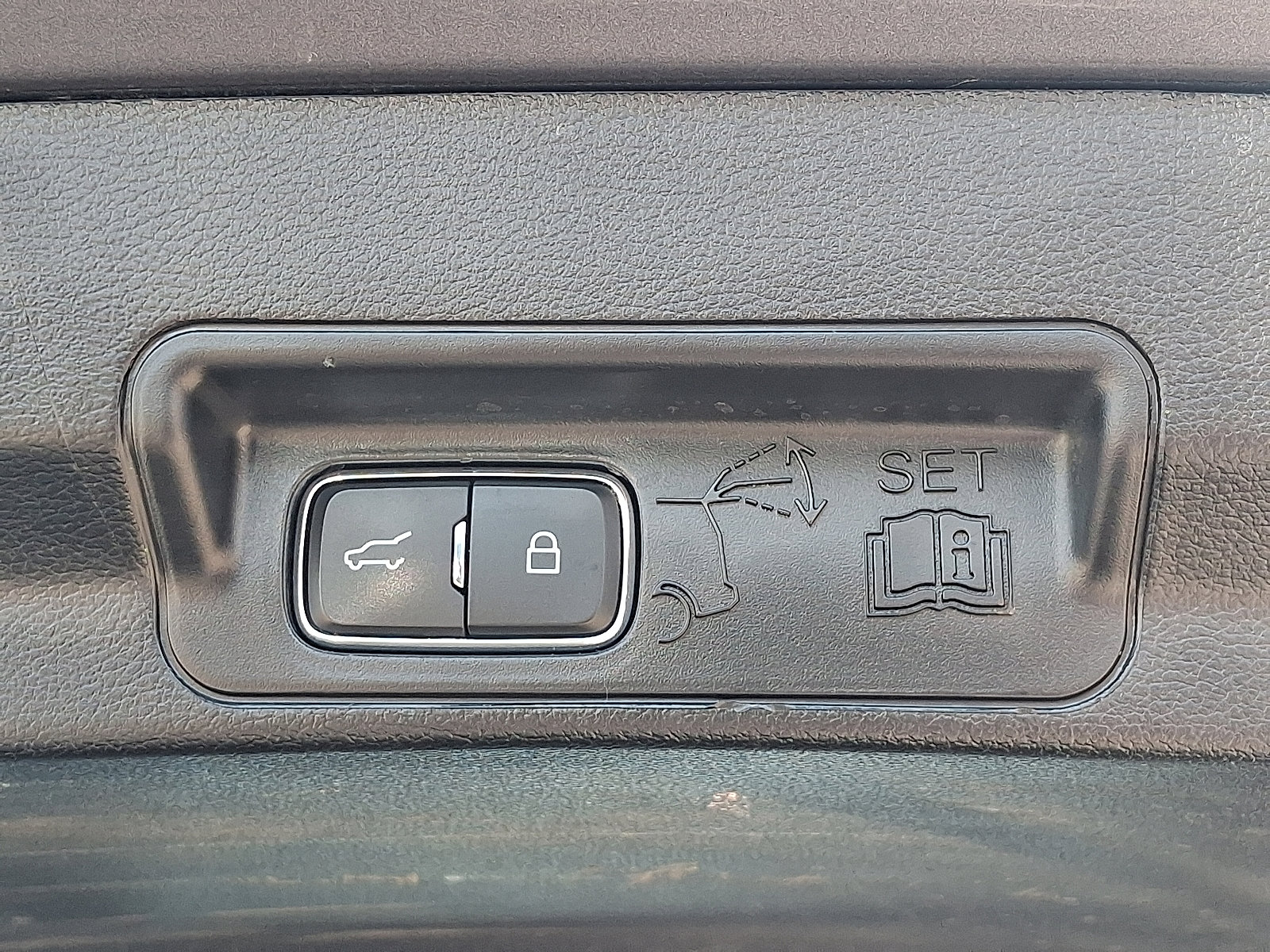 Certified 2022 Ford Explorer ST image 29