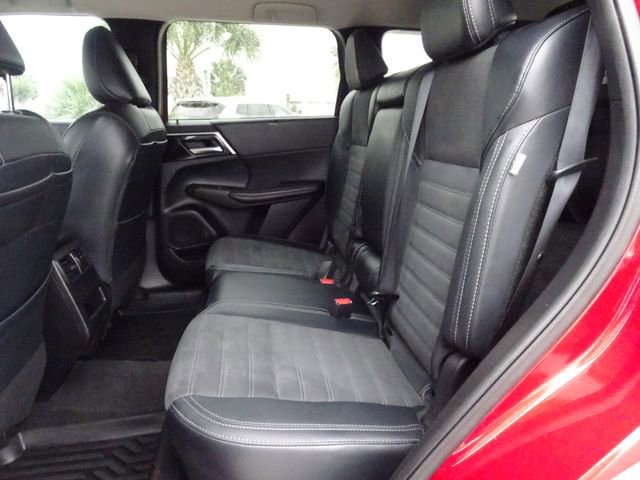 Used 2024 Mitsubishi Outlander FWD image 9