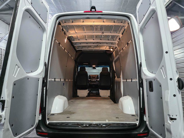 Used 2020 Mercedes-Benz Sprinter 2500 image 10