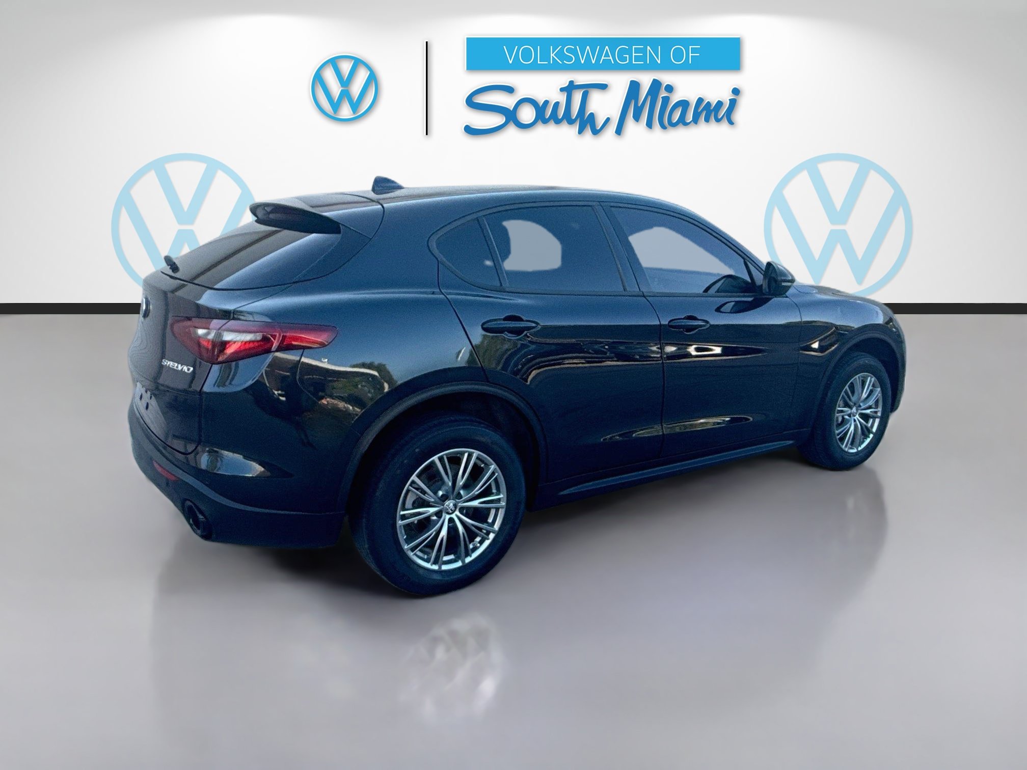Used 2023 Alfa Romeo Stelvio Sprint RWD image 7