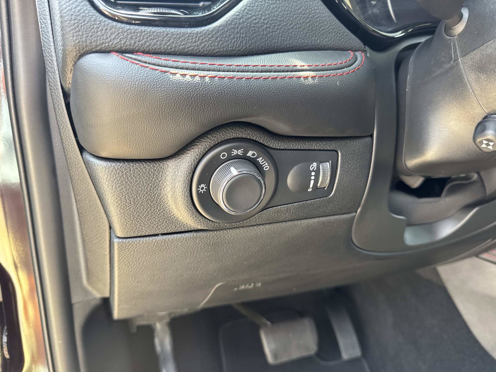 Used 2025 Dodge Durango R/T AWD/4WD image 21