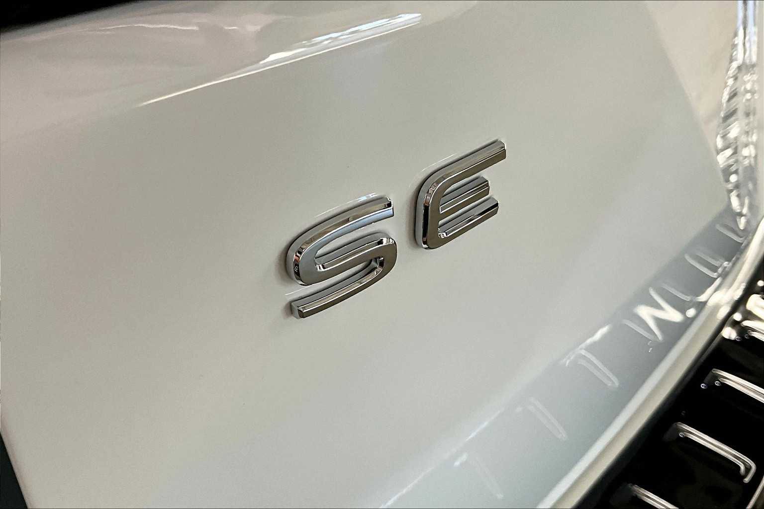 New 2025 Volkswagen Atlas Peak Edition SE image 25