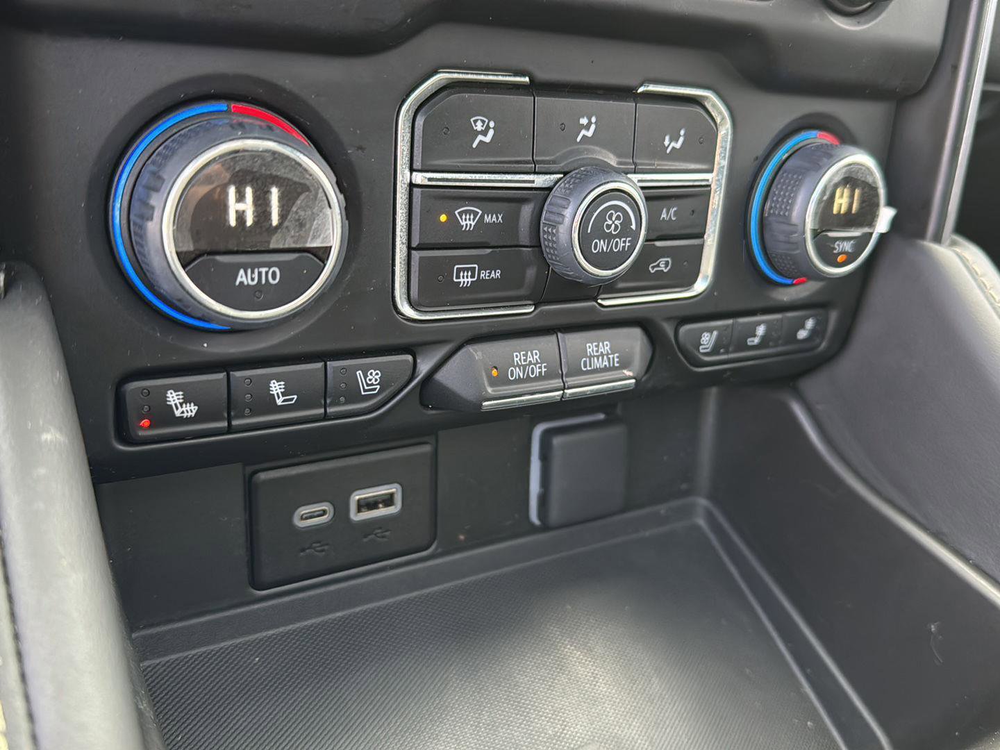 Used 2024 Chevrolet Tahoe Premier image 26