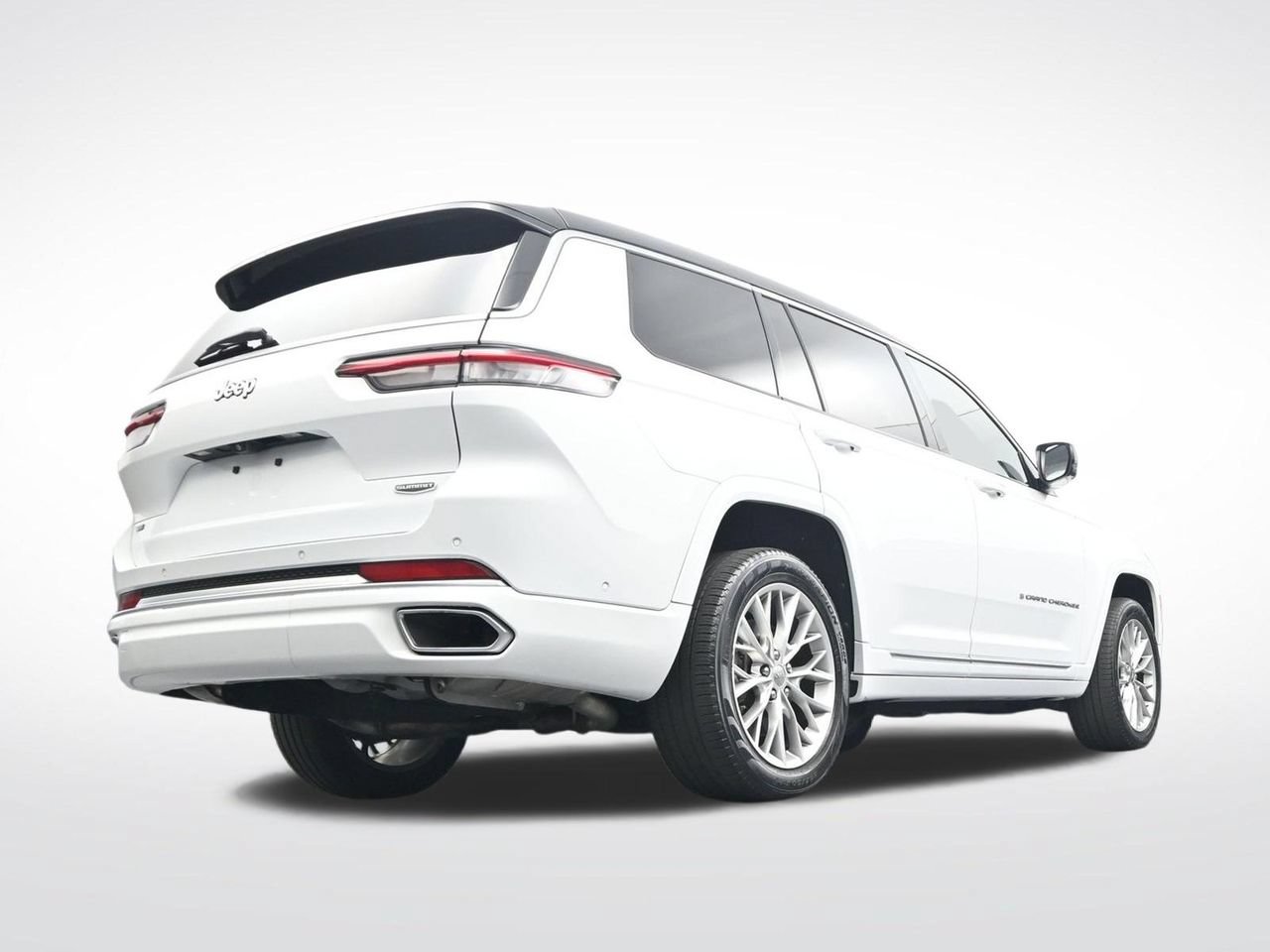 Used 2023 Jeep Grand Cherokee L Summit RWD image 29