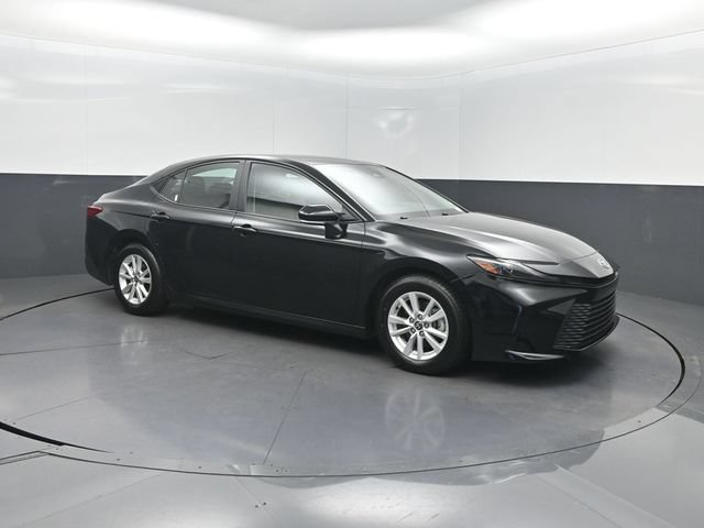 Used 2025 Toyota Camry LE FWD image 32