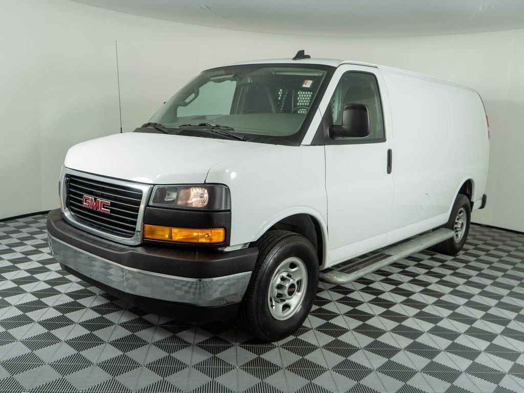 Used 2024 GMC Savana 2500 w/ Driver Convenience Package image 3