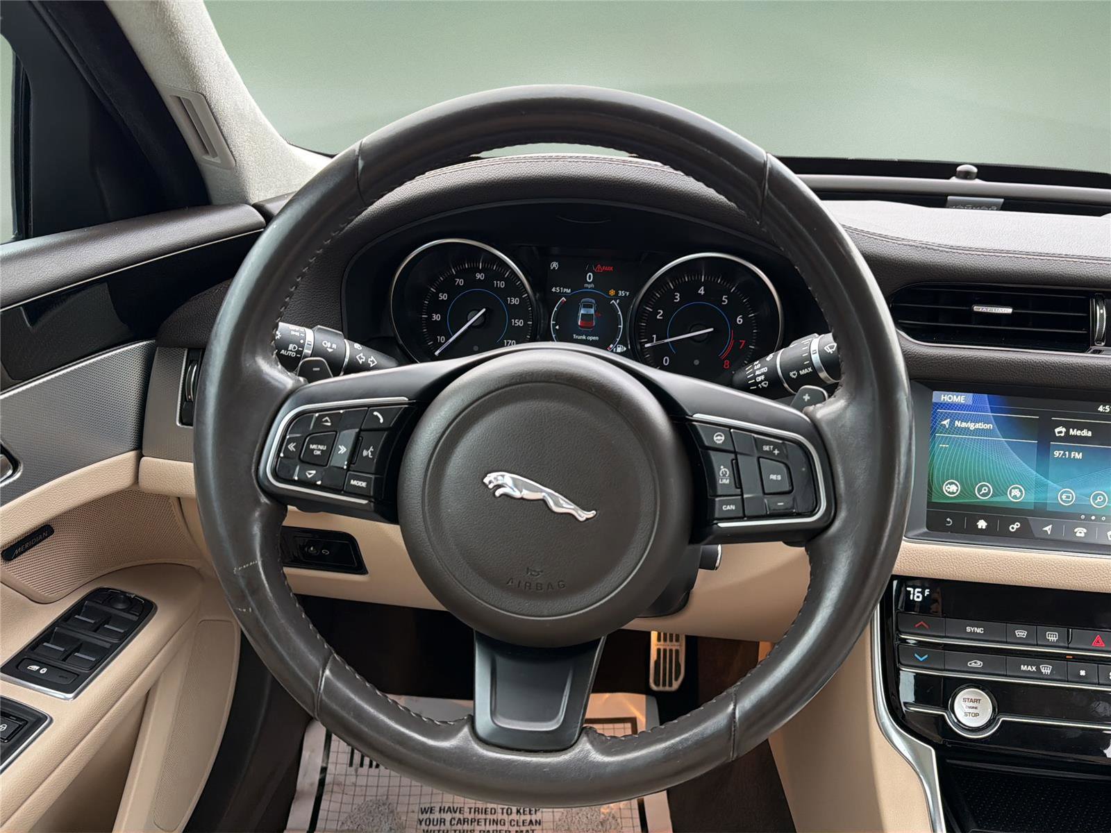 Used 2020 Jaguar XF Premium image 17